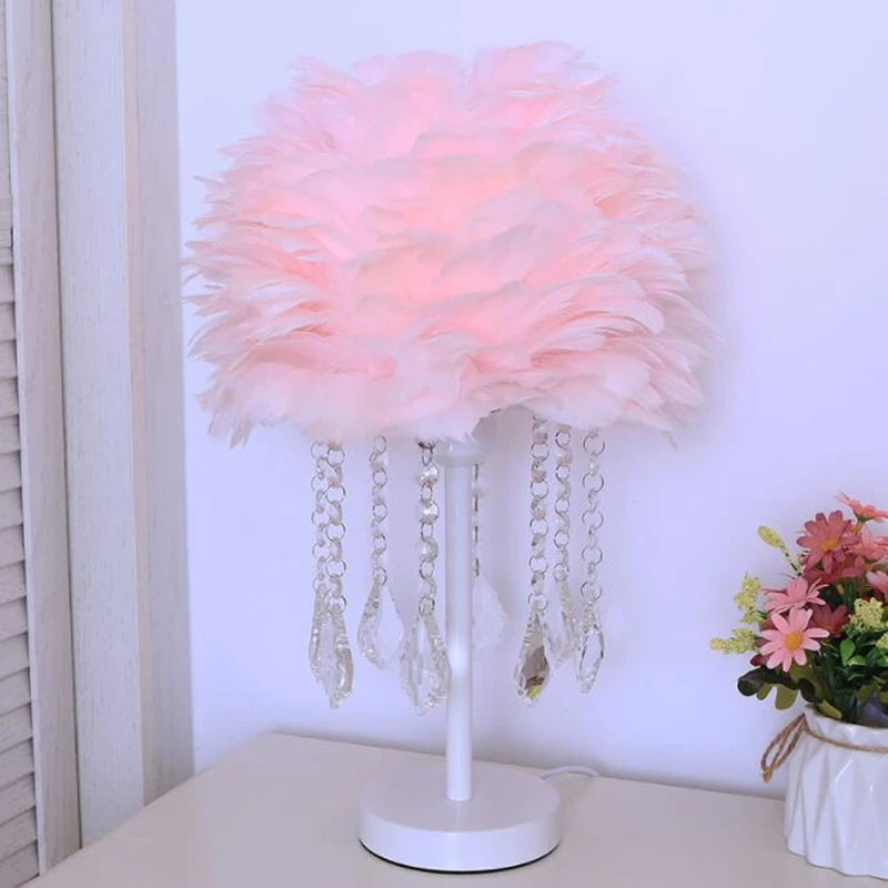 Feimefeiyou-Lámpara de mesa de cristal de plumas para sala de estar, luz de cabecera moderna para dormitorio, Art Deco, pabellón para el hogar