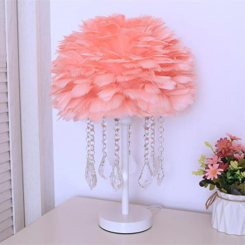 Feimefeiyou-Lámpara de mesa de cristal de plumas para sala de estar, luz de cabecera moderna para dormitorio, Art Deco, pabellón para el hogar