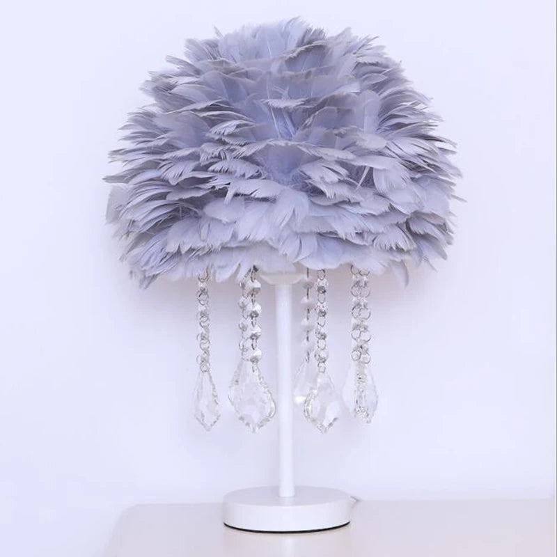Feimefeiyou-Lámpara de mesa de cristal de plumas para sala de estar, luz de cabecera moderna para dormitorio, Art Deco, pabellón para el hogar
