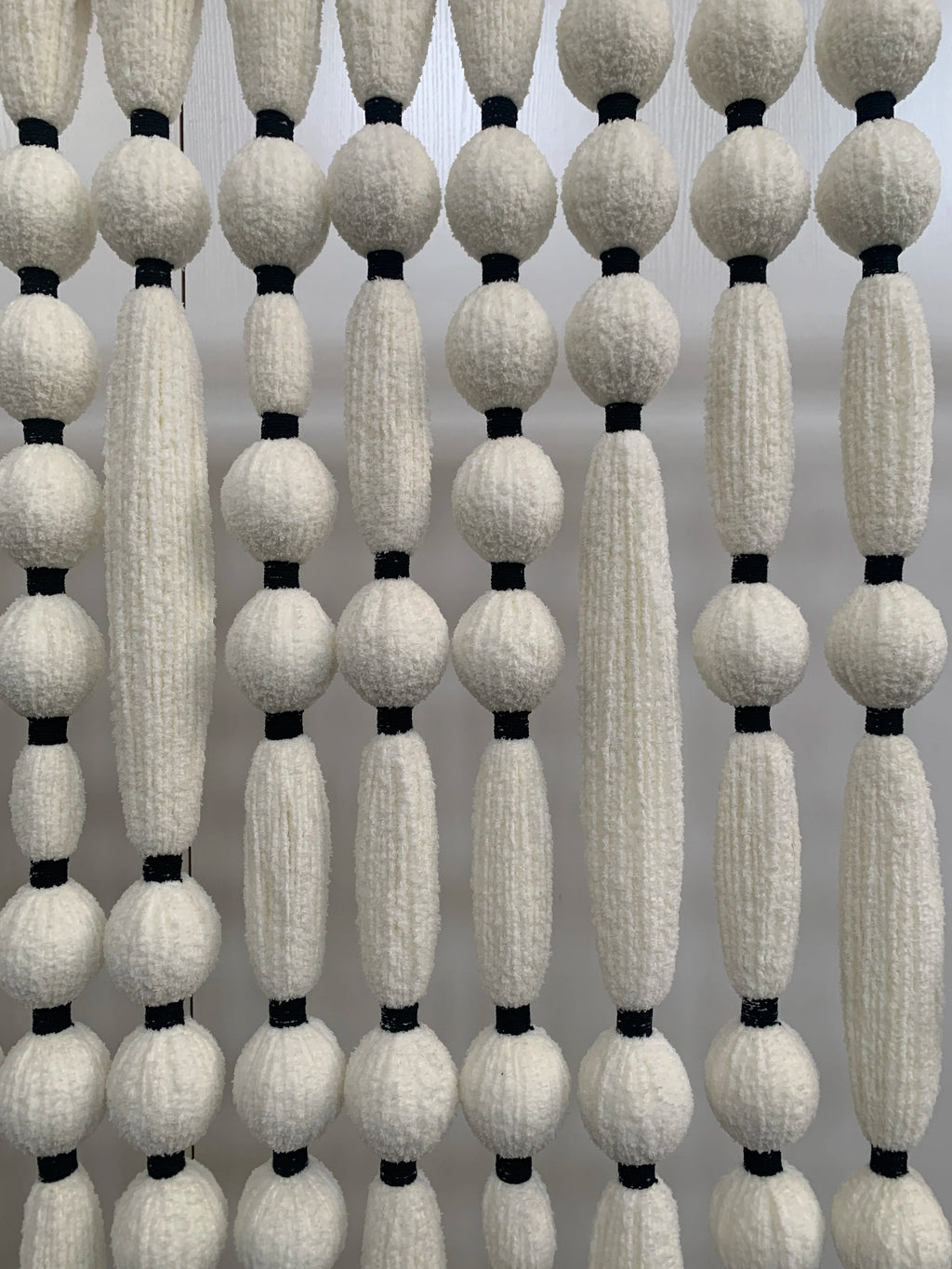 Decoración de Pared Bohemia Hecha a Mano con Bolas de Algodón, Tapiz de Macramé con Borlas Grandes para Decoración de Escaparates de Tiendas de Ropa