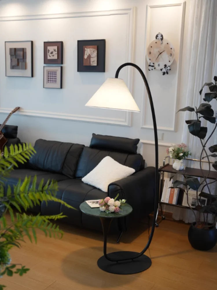 Lámpara de pesca nórdica moderna de alta gama, lámpara de pie para sala de estar, sofá, lámpara de pie lateral, lámpara de estante antigua, luz de suelo decorativa LED