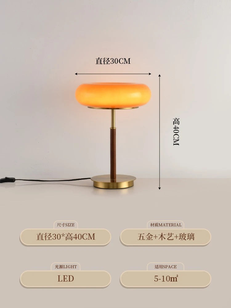 Lámpara de mesa de madera de diseño Medieval Retro francés, brillo dorado LED, luces de escritorio de lujo americanas, dormitorio, mesita de noche, sala de estar, Bar de estudio