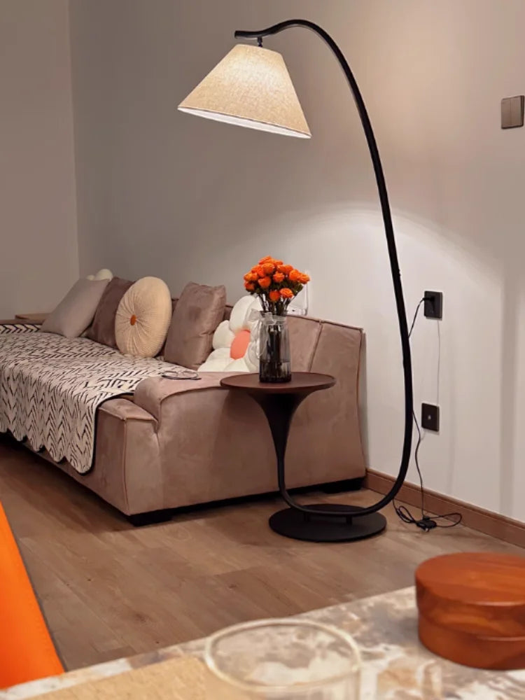 Lámpara de pesca nórdica moderna de alta gama, lámpara de pie para sala de estar, sofá, lámpara de pie lateral, lámpara de estante antigua, luz de suelo decorativa LED