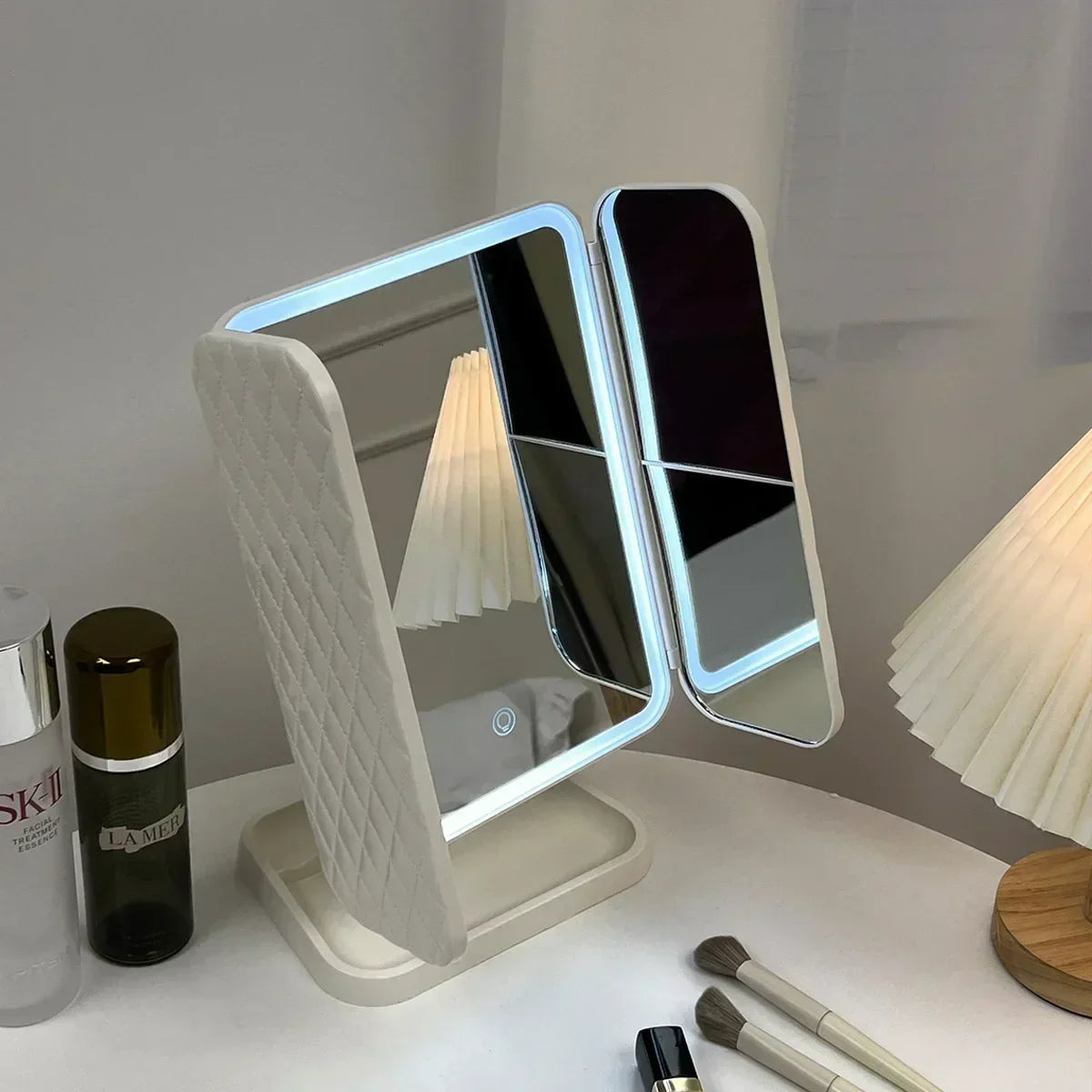 Espejo de maquillaje triple con luces LED, espejo de tocador para dormitorio, belleza, ilumina tu luz de relleno con espejo de maquillaje complementario inteligente
